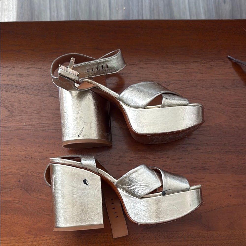 Robert Clergerie Silver Platform Sandals with Crossover Straps - Picture 3 of 6